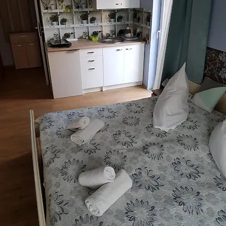 Zachodni Brzeg Kwatera prywatna *